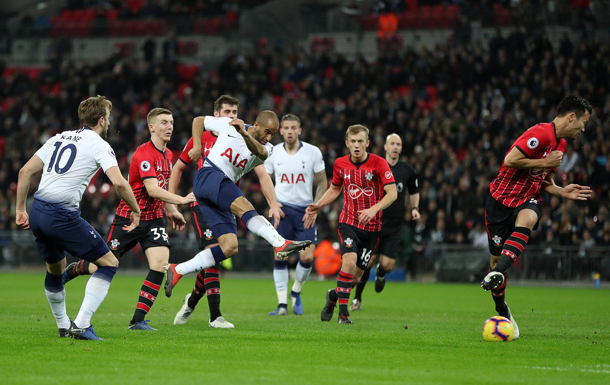 持续低迷的 持续低迷的